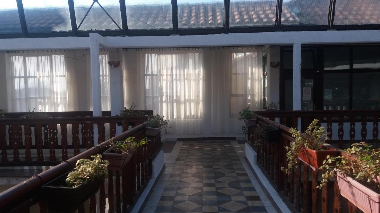 Apartments Secer Sokak Surčin Exterior foto